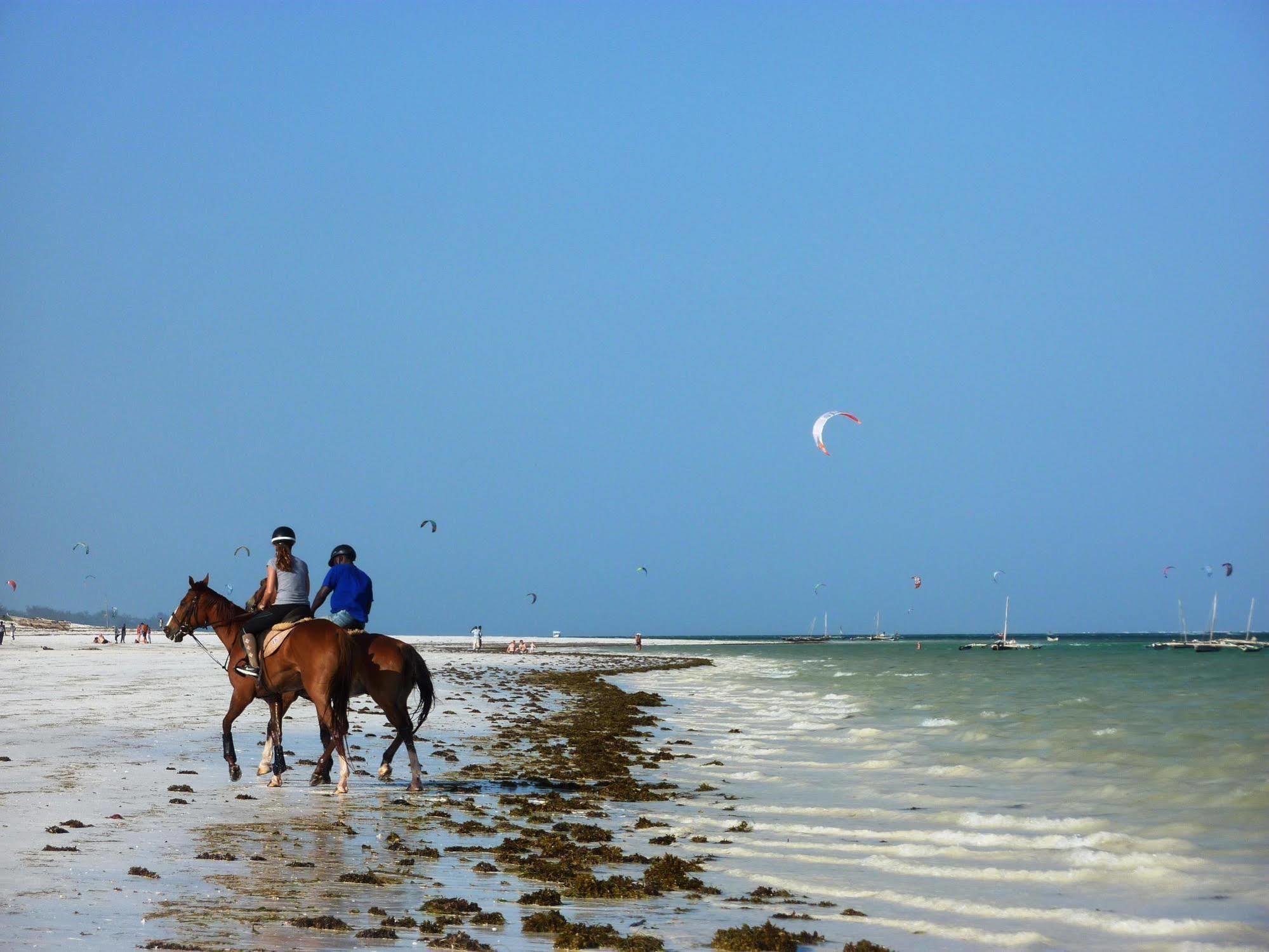 Lantana Galu Beach Diani Beach Exterior foto